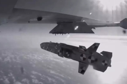 Milli seyir füzesi SOM-J hedefi boş geçmedi: Canlı harp başlığıyla tam isabet