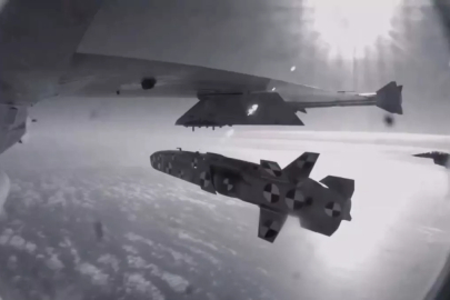 Milli seyir füzesi SOM-J hedefi boş geçmedi: Canlı harp başlığıyla tam isabet