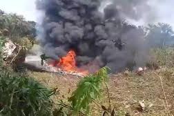 Kolombiya’da 110’dan fazla askeri taşıyan uçak düştü