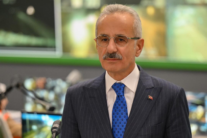 Bakan Uraloğlu: Karadeniz'de petrol tankerinin İDA ile vurulduğunu düşünüyoruz