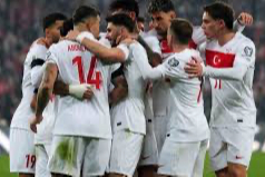 Türkiye Romanya maçında play off finali için sahada