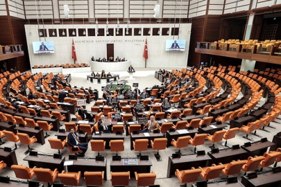 TBMM doğum izni ve sosyal medya düzenlemesini görüşecek