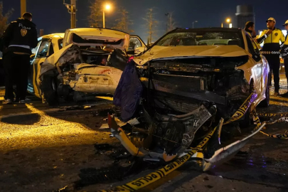 Emniyet şeridinde aracından inen sürücü hayatını kaybetti