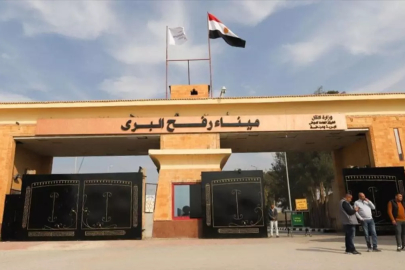 Refah Sınır Kapısı'ndan çok sayıda Filistinli ailesine kavuştu