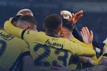 Fenerbahçe son dakikada yıkıldı liderlik fırsatı kaçtı