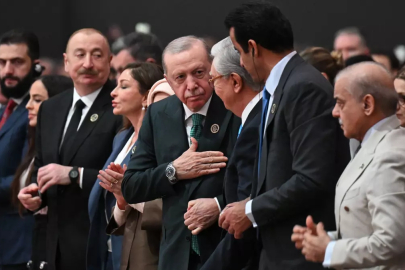 Erdoğan aynı mekânda bir araya gelmeyecek liderleri buluşturdu
