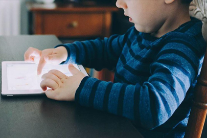 Türkiye'de çocukların çevrim içi güvenliği için yeni yol haritası aranıyor