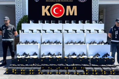 Kartepe'de silah kaçakçılığı operasyonu: Minibüsten cephanelik çıktı