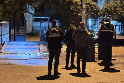 Sokak ortasında dehşet! Darp edilen kadını kurtarmaya çalışan kardeşler bıçaklandı