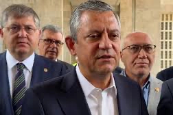 Bayram namazı sonrası Özgür Özel’den 'yeni parti' iddialarına yanıt