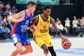 Fenerbahçe Beko, Efes karşısında geri dönüşle öne geçti