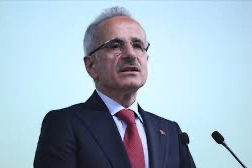 Bakan Uraloğlu açıkladı: Türkiye’de hava yolu trafiği ilk beş ayda yeni eşiğe ulaştı