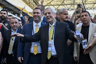 8 yıl sonra geri döndü! Aziz Yıldırım, yeniden Fenerbahçe başkanı