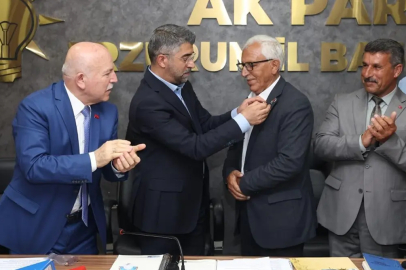 Erzurum Karaçoban’da CHP’li meclis üyesi AK Parti’ye katıldı