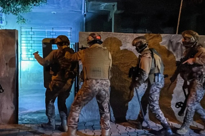 Zehir tacirlerine geçit yok! Şafak baskınında enselendiler