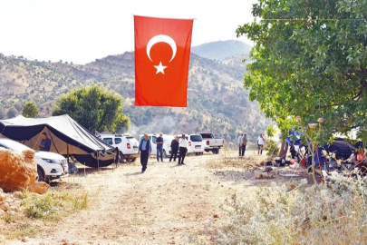 Terörden arındırılan köylerine Türk bayraklı dönüş! 30 yıllık hasret bitti