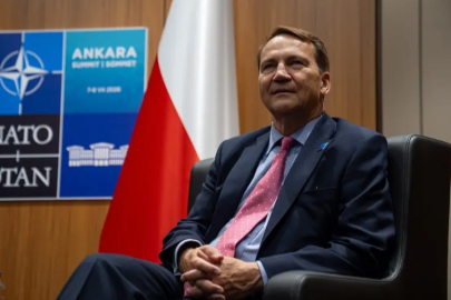 Bayraktar TB2 alan ülkeden yeni hazırlık! Bakan Sikorski'den Türkiye mesajı: Daha fazlası lazım