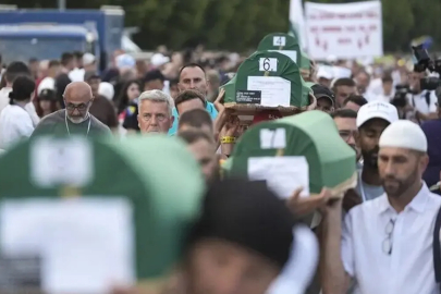 Srebrenitsa Soykırımı'nın 10 kurbanı bugün toprağa verilecek
