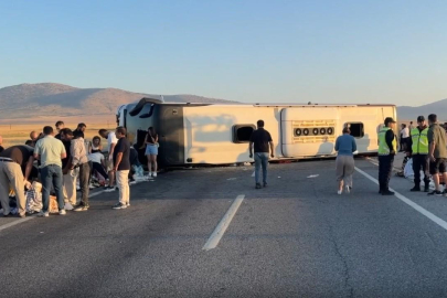 Kütahya'da yolcu otobüsü devrildi: Onlarca yaralı var