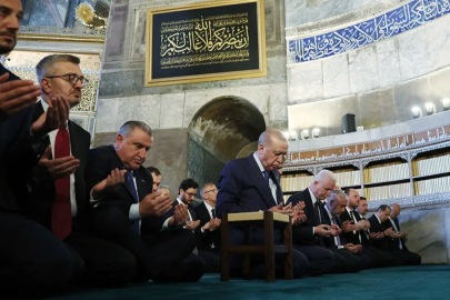 Cumhurbaşkanı Erdoğan: Ayasofya'nın dirilişi mübarek olsun
