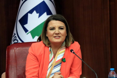 İzmit Belediye Başkanı Fatma Kaplan Hürriyet görevden uzaklaştırıldı