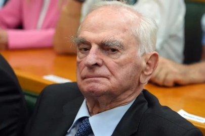 Önder Sav CHP defterini kapattı! Zehir zemberek sözlerle istifa etti