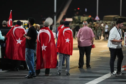 15 Temmuz Şehitler Köprüsü'nde tarihi çekim! ''Asırlık Gece''nin sahneleri dizi ekibini duygulandırdı