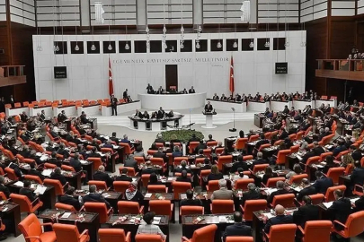 TBMM'de Terörsüz Türkiye mesaisi... AK Parti çerçeve yasa için toplandı