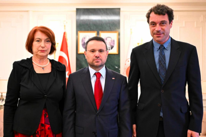 Bakan Gürlek, Uğur Mumcu'nun ailesiyle görüştü