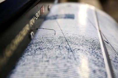 Kolombiya’da 7,4 büyüklüğünde deprem sonrası alarm
