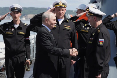 Putin resti çekti, talimatı verdi: Uygun gördüğümüz yerde karşılık vereceğiz