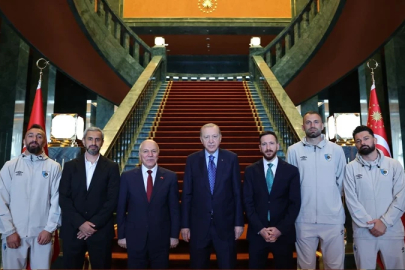 Cumhurbaşkanı Erdoğan Süper Lig’e yükselen takımları kabul etti