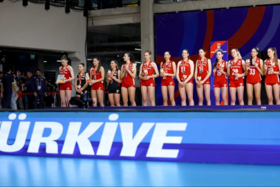 17 Yaş Altı Kadın Milli Voleybol Takımı dünya ikincisi!