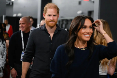 Prens Harry ve eşi İngiltere'ye dönüyor