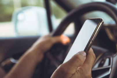 Fahri trafik müfettişlerinin tutanaklarının ilk sırasında cep telefonu ihlali var