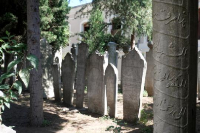 Mezar taşları kayıt altına alınıyor
