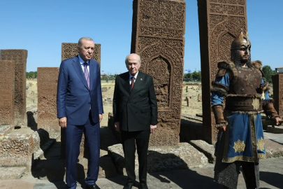 Cumhurbaşkanı Erdoğan ve Bahçeli'den Selçuklu Kabristanı'na ziyaret