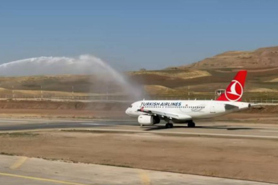 Yenilenen Siirt Havalimanı'na ilk yolcu uçağı indi