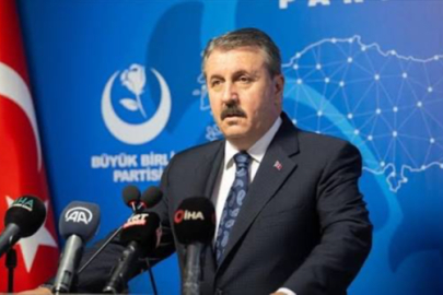 Mustafa Destici’den üniversitedeki LGBT bayrağına tepki