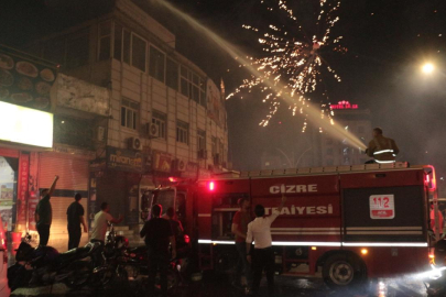 Şırnak'ta atılan havai fişekler nedeniyle yangın çıktı
