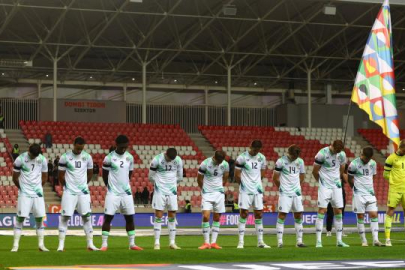 İrlandalı futbolcular katil İsrail'i protesto etti