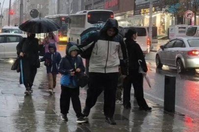 İstanbul'u rekor yağış vurdu! Okullar yine tatil