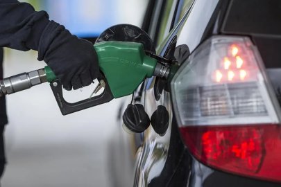 Benzine indirim geldi: Akaryakıt tabelaları yeniden değişti