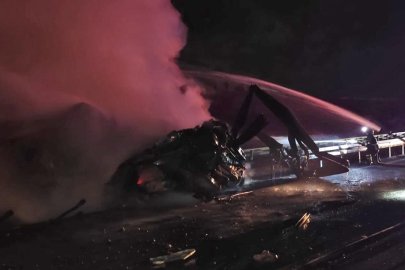 Devrilen akaryakıt tankeri alev topuna döndü