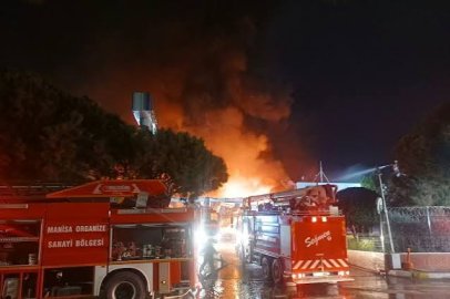Manisa'da İnci Akü fabrikasında yangın çıktı