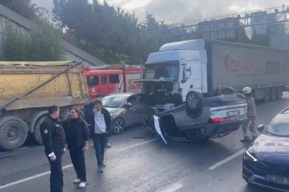 Bağcılar'da zincirleme kaza: Yaralılar var
