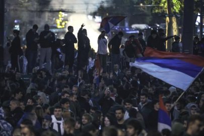 Sırbistan'da aday Vucic, "Öğrenci Listesi" karşısında seçim mağlubiyetini kabul etti