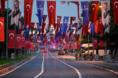 Cumhuriyet Bayramı kutlamaları... İstanbul'da bazı yollar trafiğe kapatıldı